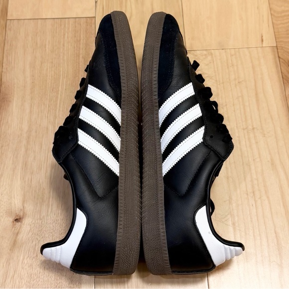 LIKE NEW Adidas Men’s Samba OG Sneakers - Picture 5 of 8